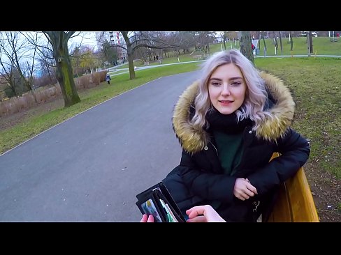 ❤️ Už pinigus nuryja karštą nepažįstamojo spermą - blowjob in the park by Eva Elfie ☑ Seks video prie mūsų ❌❤